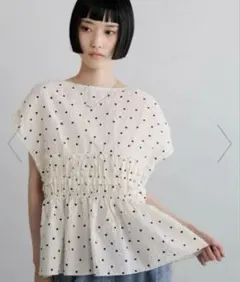美品 かぐれ 小花ドロストプルオーバー （NAVY） 定価税込15,400円