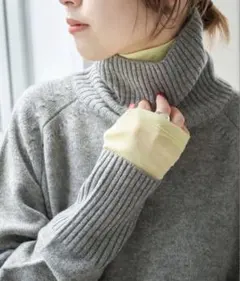 Spick & Span シアーハイネック　プルオーバー　イエローのサムネイル