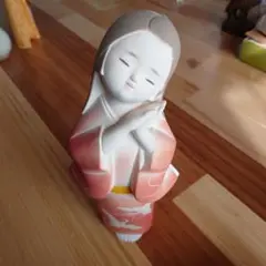 博多人形の陶器の置物 鶴の模様付き