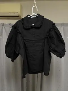 VERITE フリル付き黒半袖シャツ　M〜Lサイズ