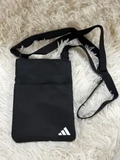 adidas ノベルティサコッシュ