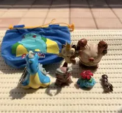ポケモン フィギュア 、レトロ　ジャンク品2体　小ポーチ1 合計7