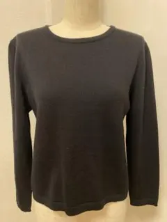 毛100% 日本製　綺麗見えする黒の長袖ニット・クルーネック