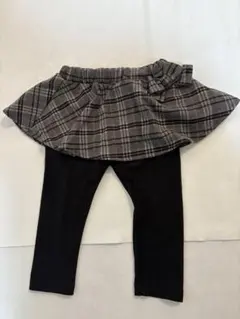 スカッツ　グレーと黒のチェック柄