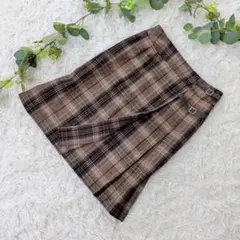 美品❗️ブーツとの相性◎❗️ウール混 チェック柄 巻きスカート風 飾りベルト付