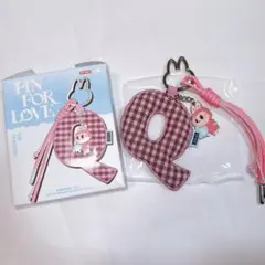 ラブブ PIN FOR LOVE イニシャルキーリング Q