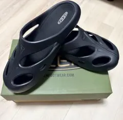 KEEN SHANTI サンダル ブラック 27.0cm 新品未使用のサムネイル