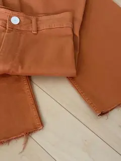 ZARA フレアデニム テラコッタ クロップド丈