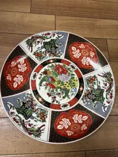 美しい多色装飾の陶器皿 直径約36センチメートル