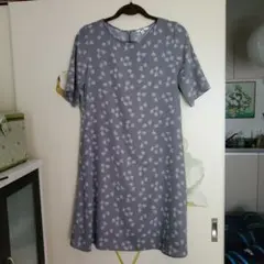 ユニクロ　花柄ワンピースMグレー系