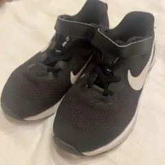 Nike ブラック スニーカー　２２センチ