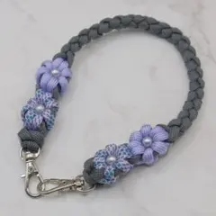 ハンドメイド ハンドストラップ スマホ チャーム パラコード 花x4 HS381