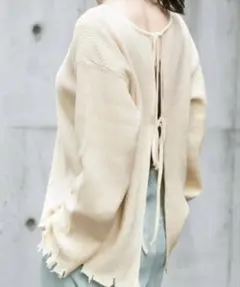 KBF+ バックオープン リボン プルオーバー ダメージ加工 長袖 きなり