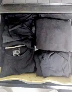 黒クルーネックTシャツほかメンズ服詰め合わせ