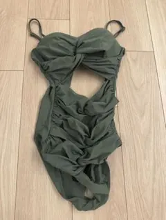 オリーブグリーン ワンピース水着 フリルデザイン