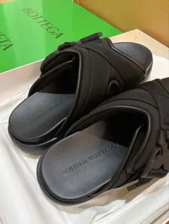 【✨最終値下げ✨】BOTTEGA VENETA スナップスライドサンダルのサムネイル