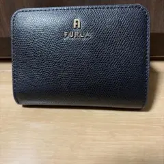 美品！！！ FURLA 人気の黒！ 二つ折り財布 ブラックのサムネイル