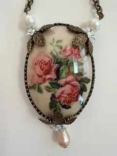 ミハエルネグリン ネックレス　薔薇の絵