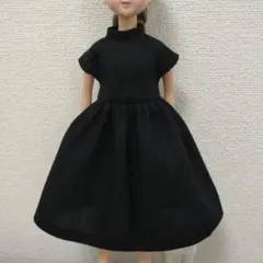 リカちゃん 丸えりワンピース くろ - メルカリ
