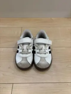 adidas アディダス　ベビースニーカー