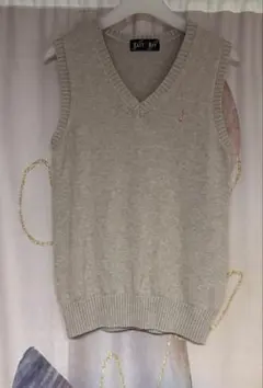 イーストボーイ ピンク刺繍 コットン100% Vネック ベスト ブラウンベージュ