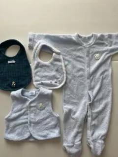 familiar ファミリア　ロンパース　スタイ　ベスト　4点セット