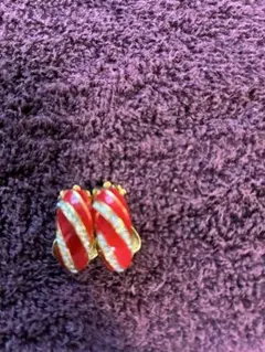 赤と金のストライプフープイヤリング