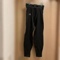 も　Under Armour ブラック メッシュ レギンス