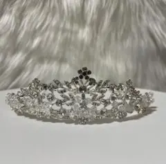 ウエディング　ティアラ