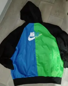 正規品！Nike フード付きナイロンジャケット
