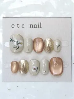 No.543ベリーショート　ネイルチップ　ホワイト　マグネット　フラワー　春