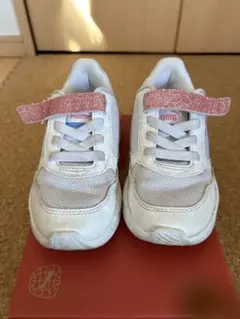 PUMAキッズスニーカー１８センチ 白