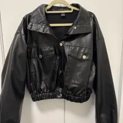 黒レザー　クロップド　ジャケット