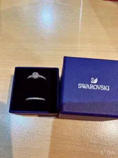 更に値下げ中！！SWAROVSKI 2連リング　シルバー正規品のサムネイル