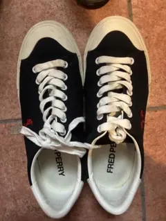 FRED PERRY ネイビー スニーカーのサムネイル
