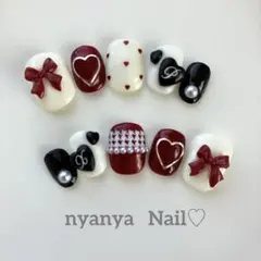 お色変更＆サイズ変更無料♪ ベリーショート　赤いリボンのハートドットネイル♡
