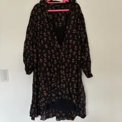 ZARA 花柄長袖ワンピースのサムネイル