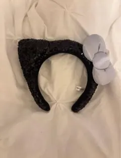 黒スパンコールカチューシャ リボン付き　キティーちゃん