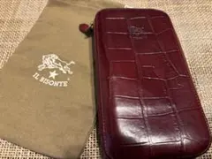 イルビゾンテ ラウンドジップロングウォレット レッド クロコ型押 男女 