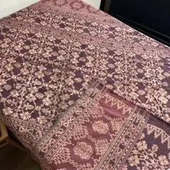 インドネシア　ヴィンテージ　紫とピンクの花柄布地
