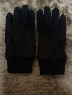 黒のスエード手袋　ユニクロ