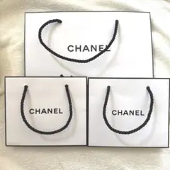 か*に様 CHANEL ショップ袋　ホワイト