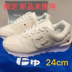 にゅ～ず PURE WHITE BRANDALISED スニーカー　バンクシーのサムネイル