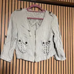 axes femme ノーカラージャケット ベージュ