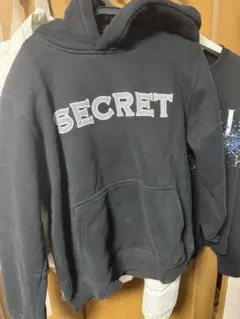 即完売‼️ヤングパトラ着用 SECRET ファー付きジッパーパーカー - メルカリ
