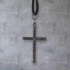 【フォロー割5%オフ❗️未使用】ネックレス　ロング　十字架　ラインストーン