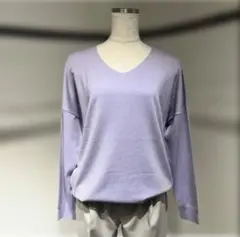 ルーニィ　レーヨンシルクVネックニットプルオーバー　パープル