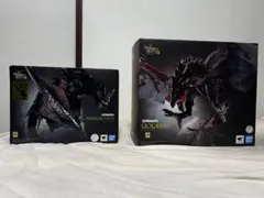 S.H.MonsterArts 青眼の白龍 真紅眼の黒竜 2体セット - メルカリ