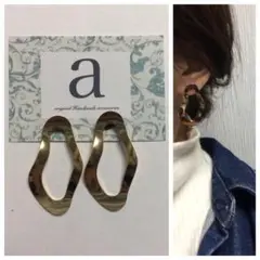 1031☺︎ゴールドの変形フープのモード系アンティークピアス☺︎