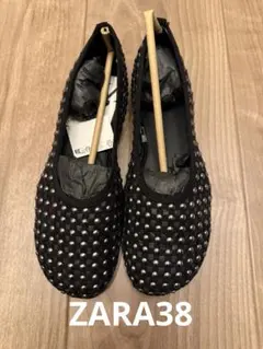 ZARA スタッズ フラットシューズ ブラック 38のサムネイル